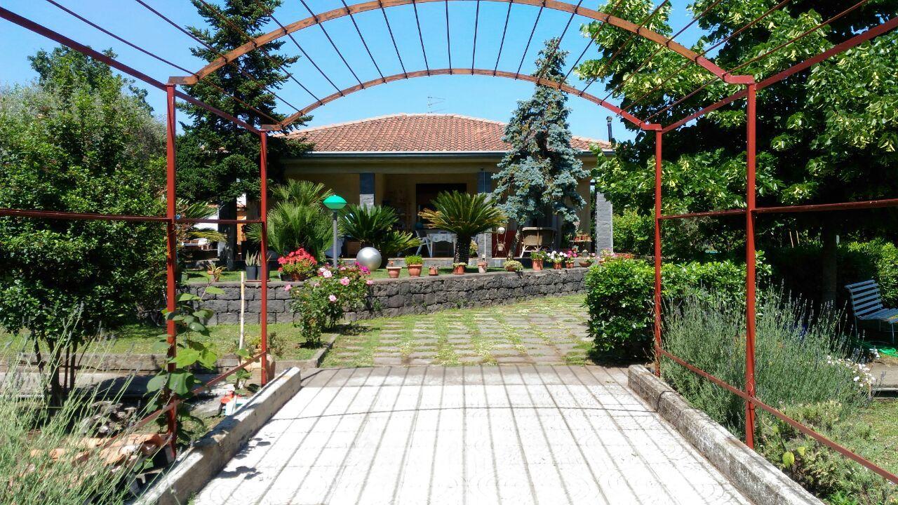 Etna Travellers B&B Mascalucia Eksteriør billede